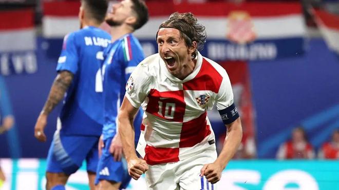 积分榜上稳 积分榜上稳